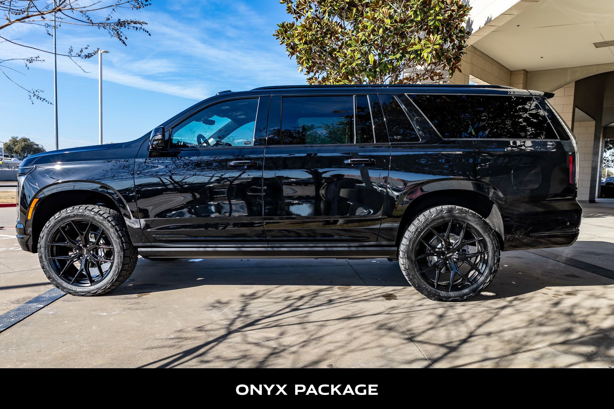 Used 2026 Cadillac Escalade ESV Platinum Sport w/ LPO, ONYX Package image 6