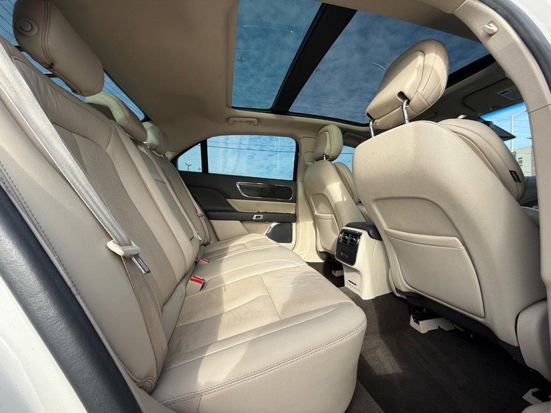 Used 2019 Lincoln Continental Select w/ Continental Climate Package image 5