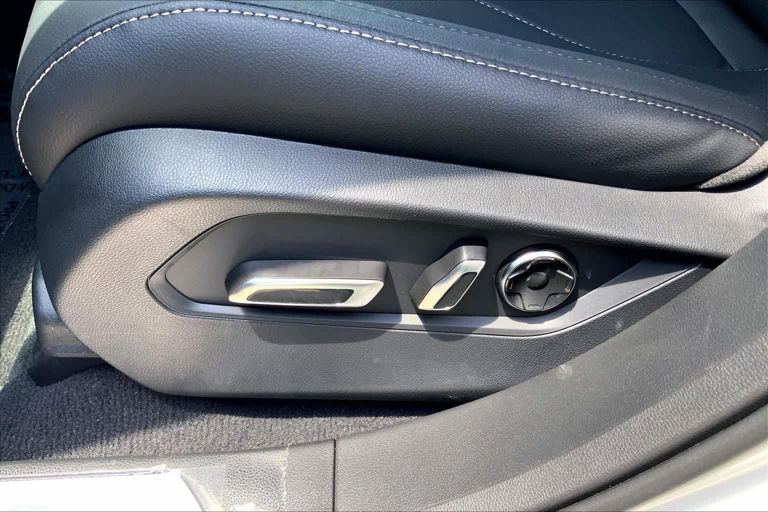 New 2026 Acura RDX SH-AWD image 18