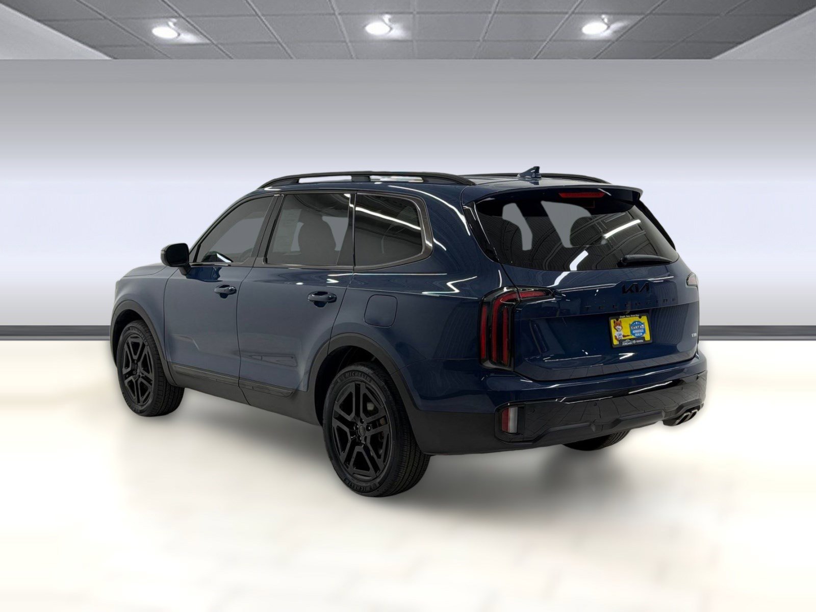 Used 2025 Kia Telluride EX X-Line AWD/4WD image 2