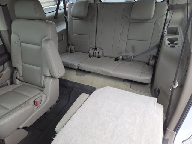 Used 2019 Chevrolet Suburban Premier image 16
