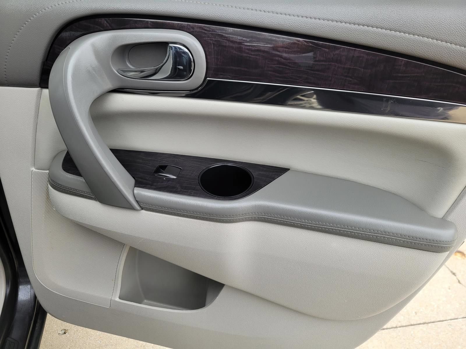 Used 2017 Buick Enclave Leather w/ Trailering Package FWD image 13