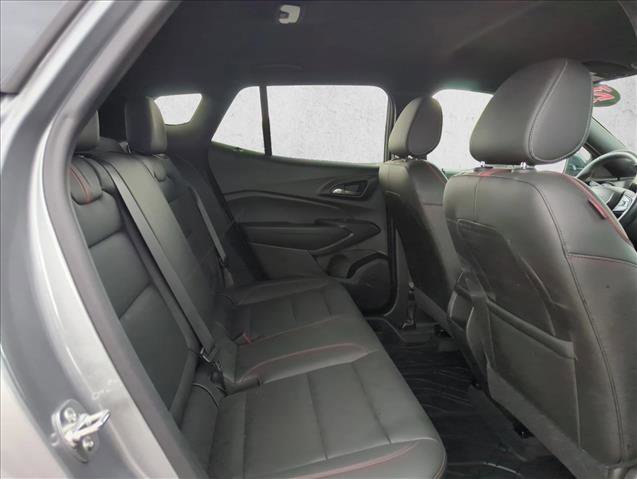 Used 2025 Chevrolet Trax RS w/ Driver Confidence Package FWD image 17