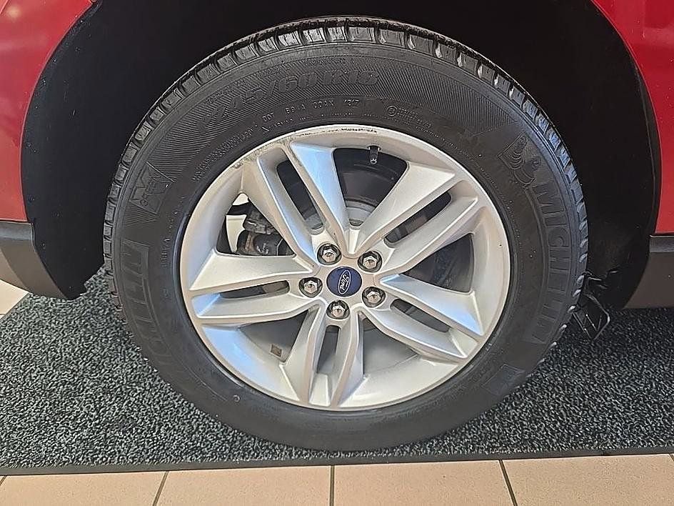Used 2017 Ford Edge SEL w/ Equipment Group 201A AWD/4WD image 39