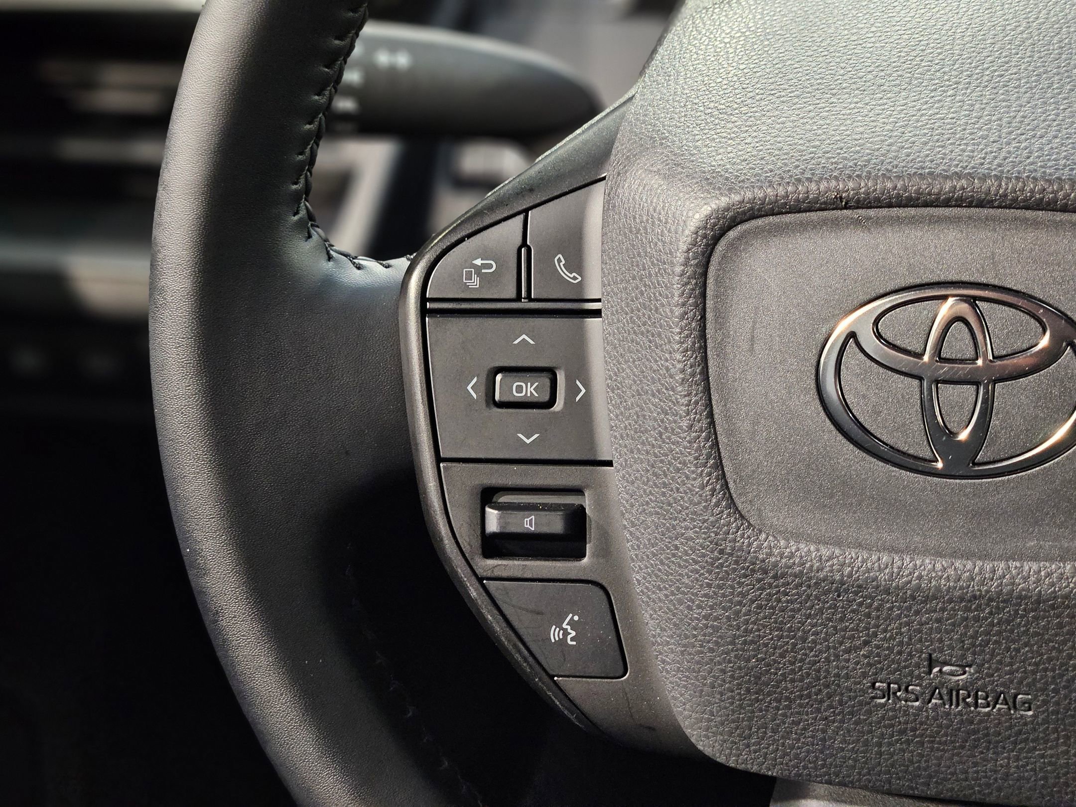 Used 2023 Toyota Prius LE image 27