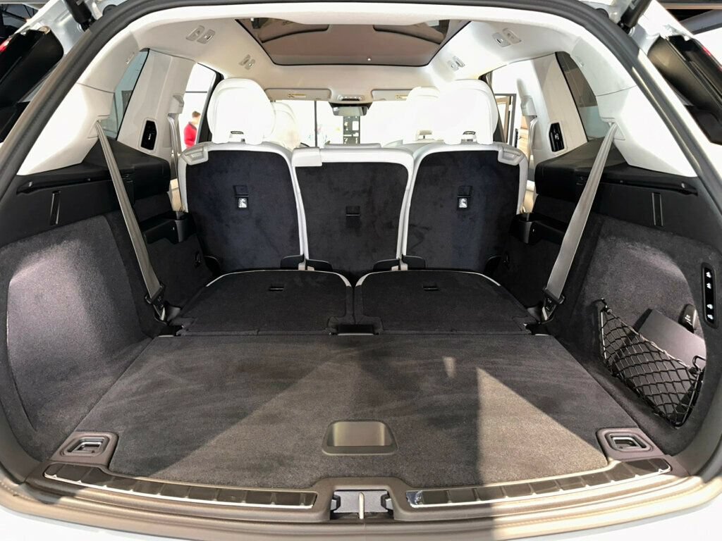 Used 2025 Volvo EX90 Ultra AWD/4WD image 28
