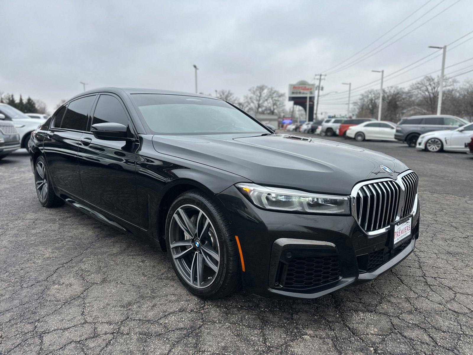 Used 2020 BMW 740i w/ M Sport Package image 7