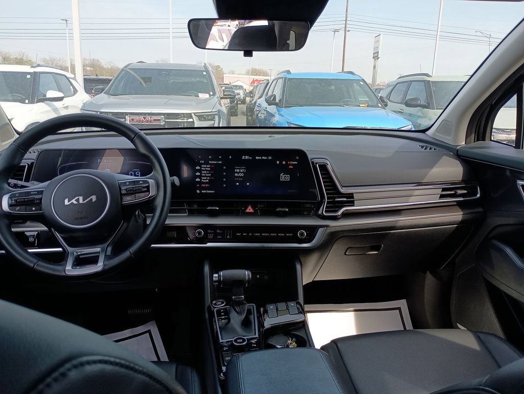Used 2025 Kia Sportage EX image 10