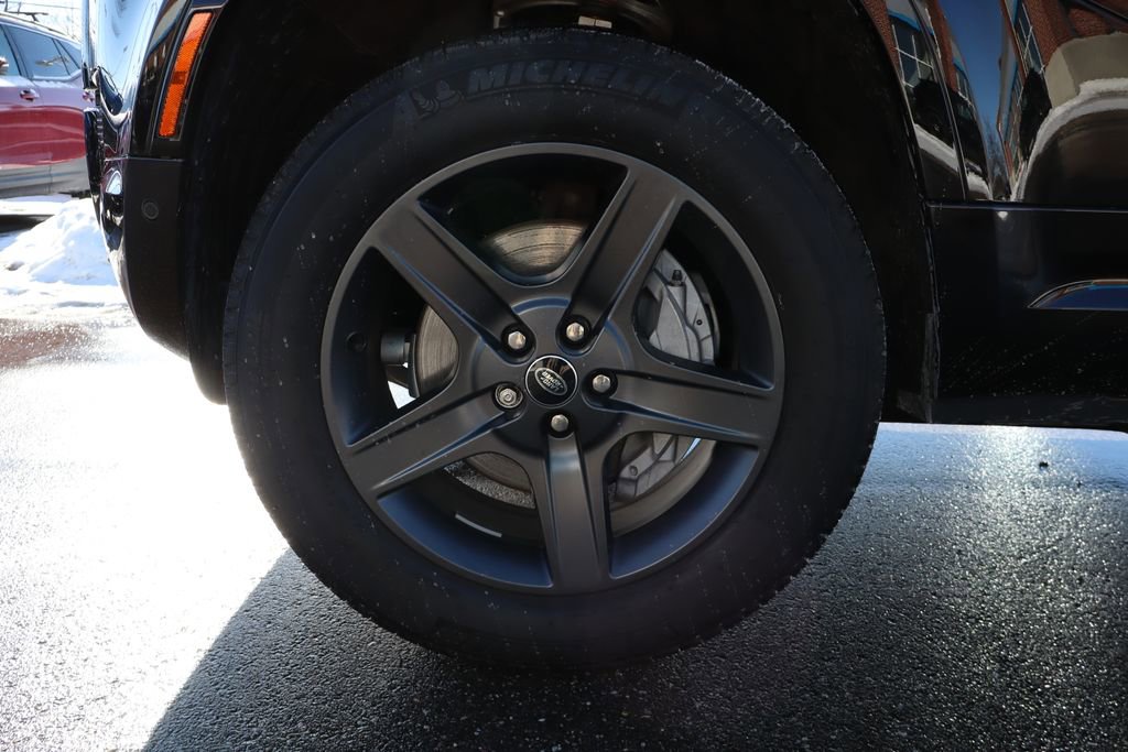 Used 2023 Land Rover Defender 90 X-Dynamic SE image 31