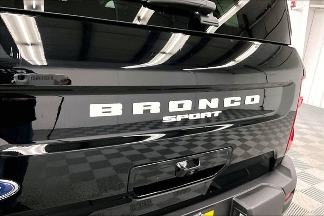 Used 2025 Ford Bronco Sport Badlands image 9