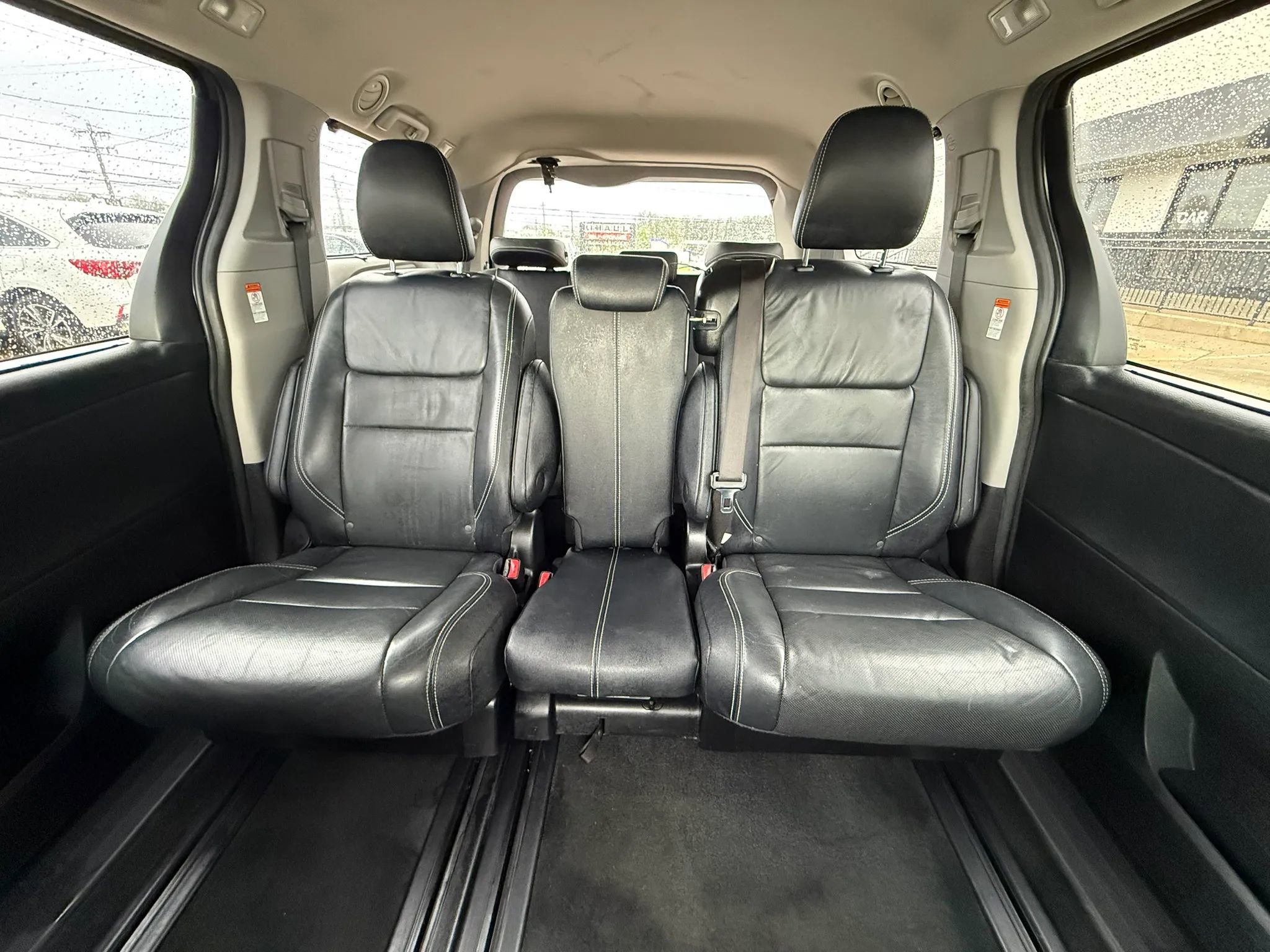 Used 2017 Toyota Sienna SE FWD image 43