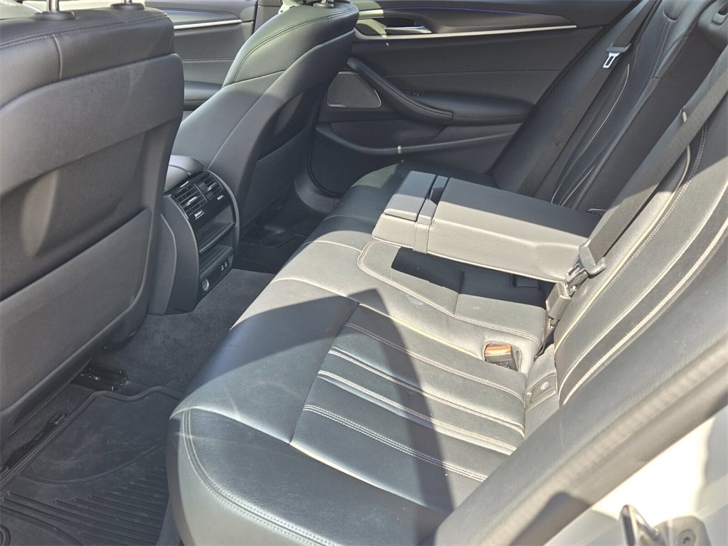 Used 2021 BMW 530i w/ M Sport Package image 11
