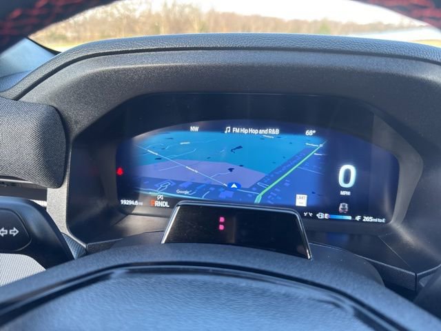 Used 2025 Ford Explorer ST-Line w/ ST-Line Street Pack image 16