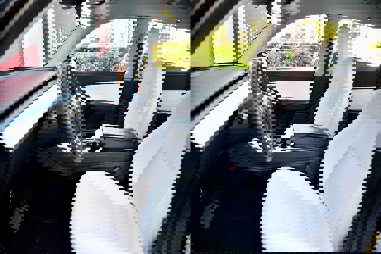 Used 2021 Tesla Model Y Long Range image 7