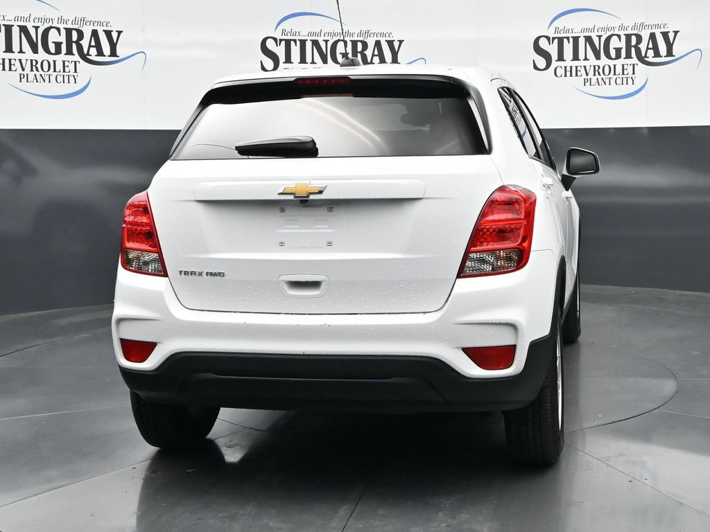 Used 2022 Chevrolet Trax LS w/ Tint and Cruise Package AWD/4WD image 6