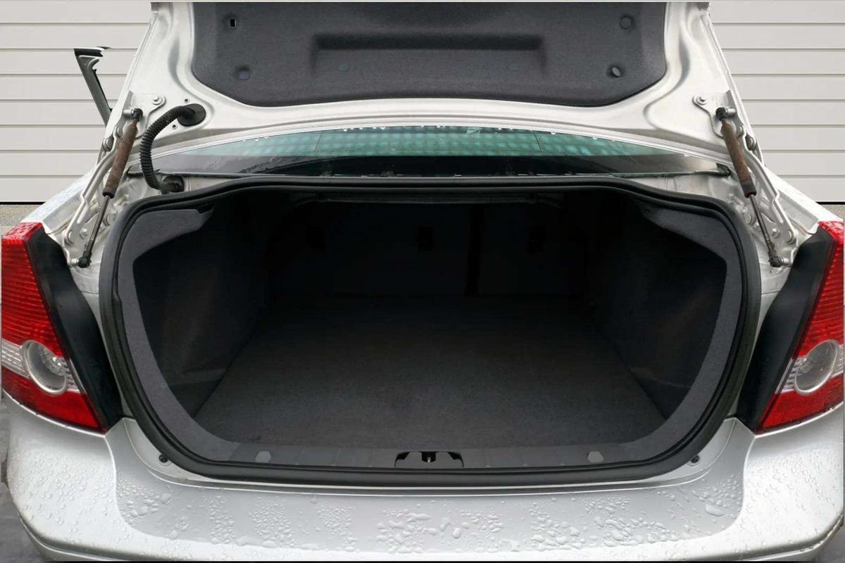 Used 2007 Volvo S40 2.4i FWD image 10