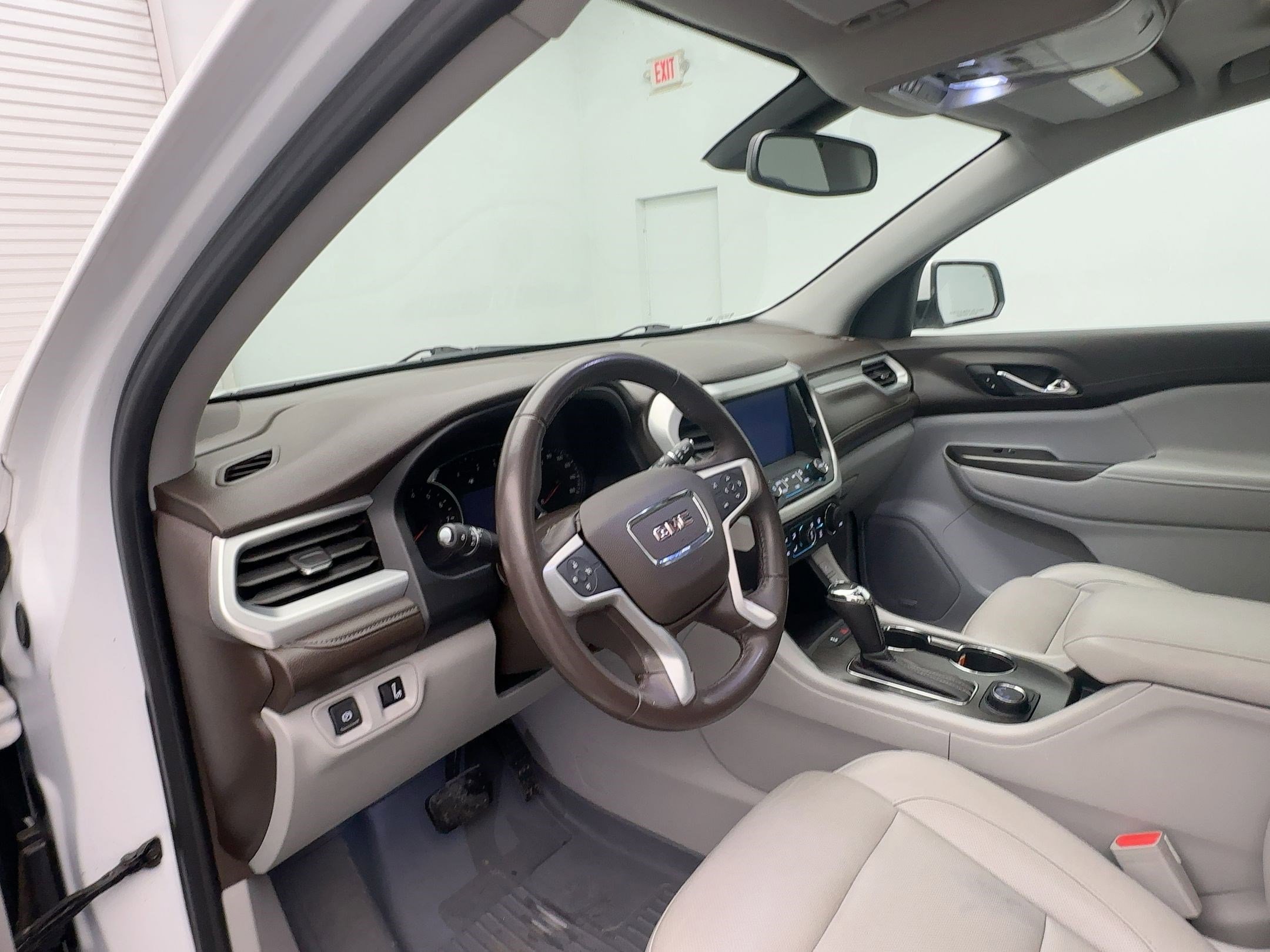 Used 2019 GMC Acadia SLT image 4