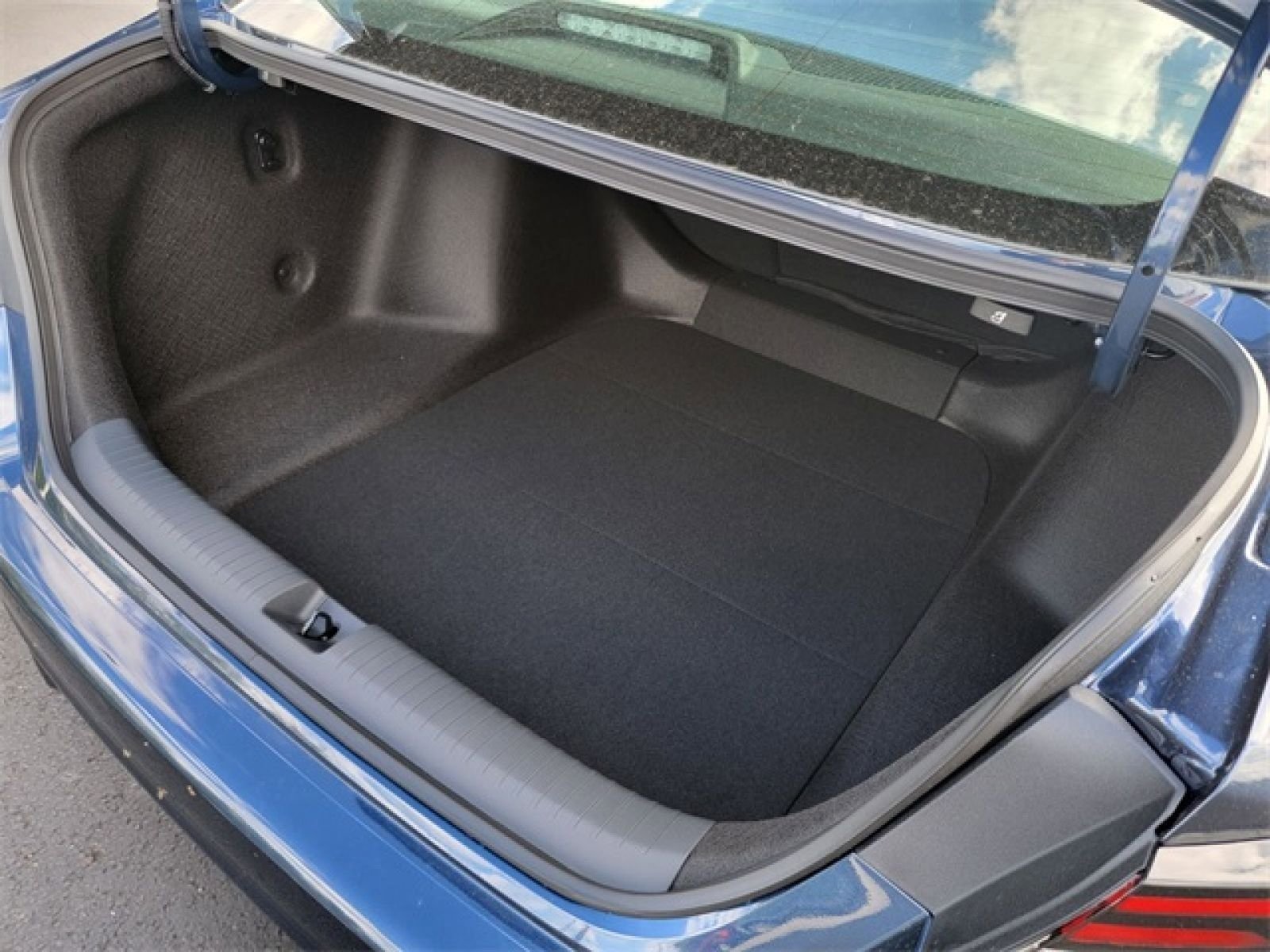 Used 2024 Honda Accord EX-L image 7