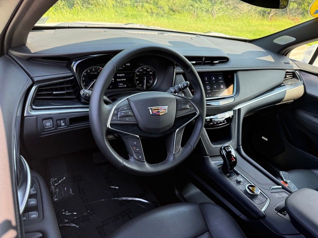 Certified 2025 Cadillac XT5 Premium Luxury AWD/4WD image 4