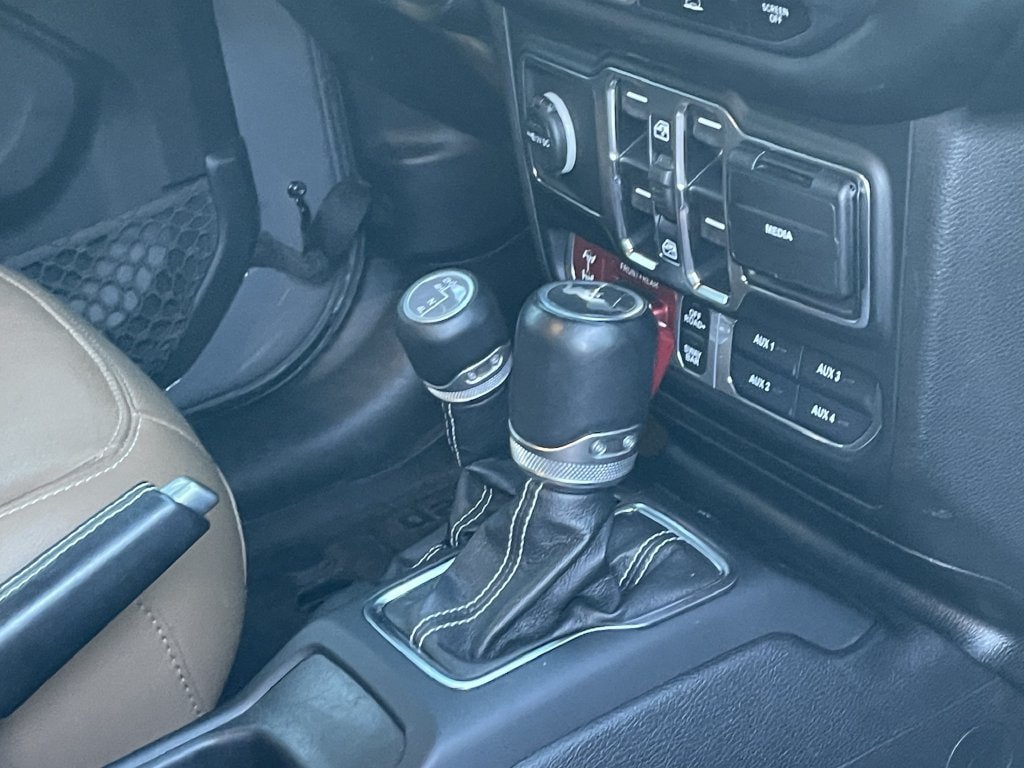 Used 2021 Jeep Wrangler Unlimited Rubicon AWD/4WD image 9