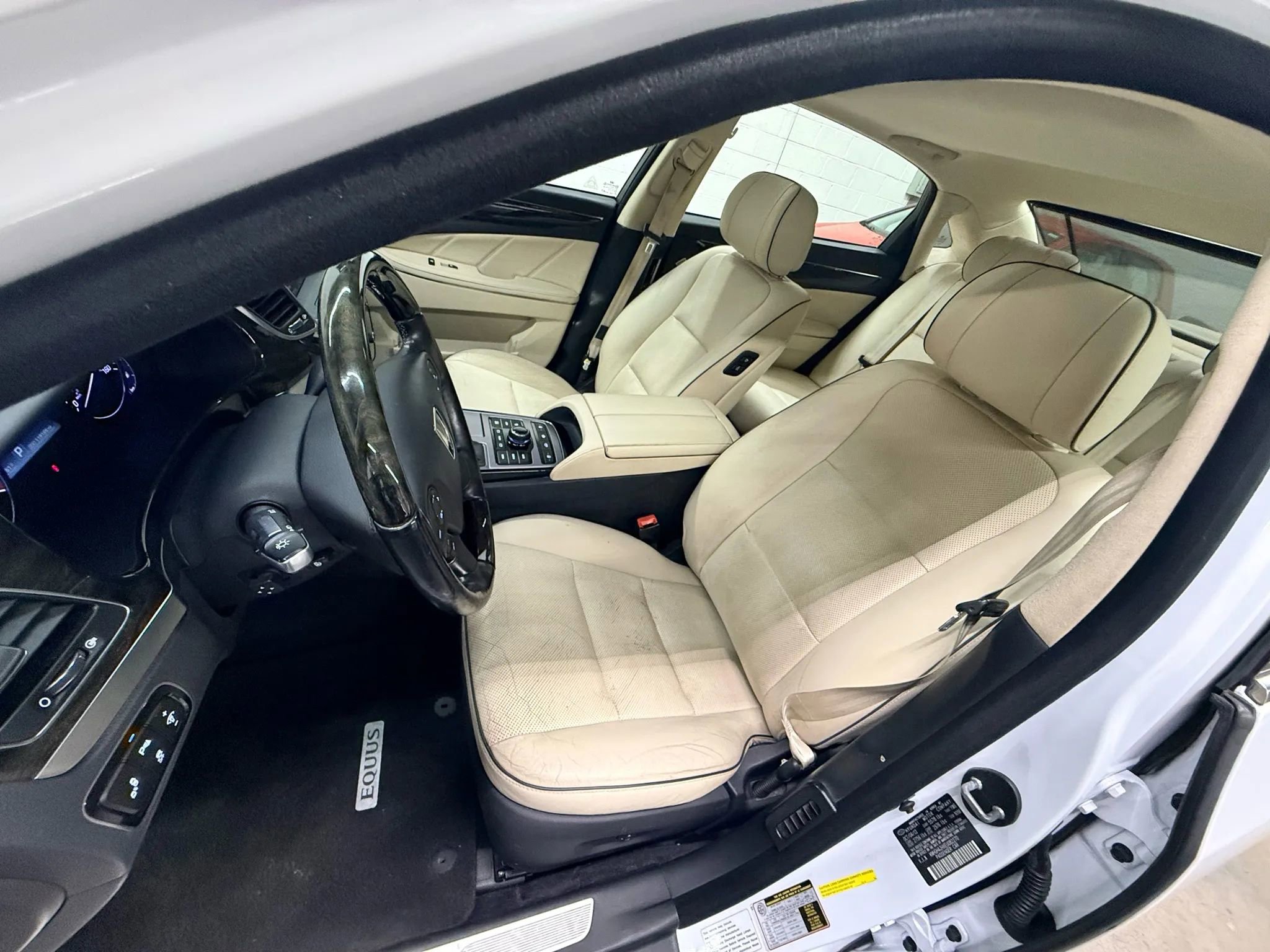 Used 2014 Hyundai Equus Signature RWD image 21