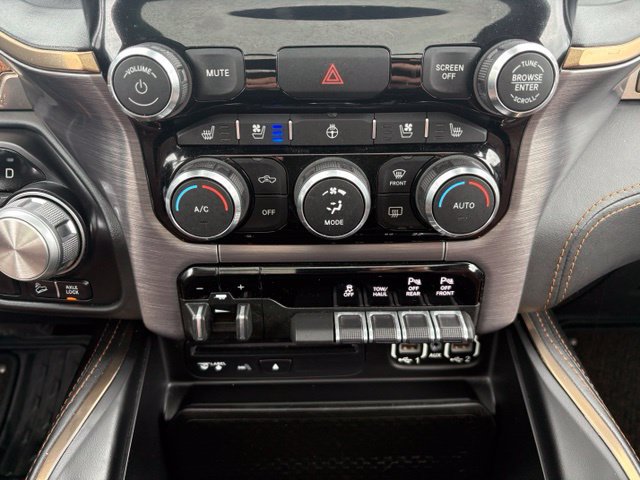 Used 2019 RAM 1500 Laramie Longhorn w/ Off-Road Group AWD/4WD image 33
