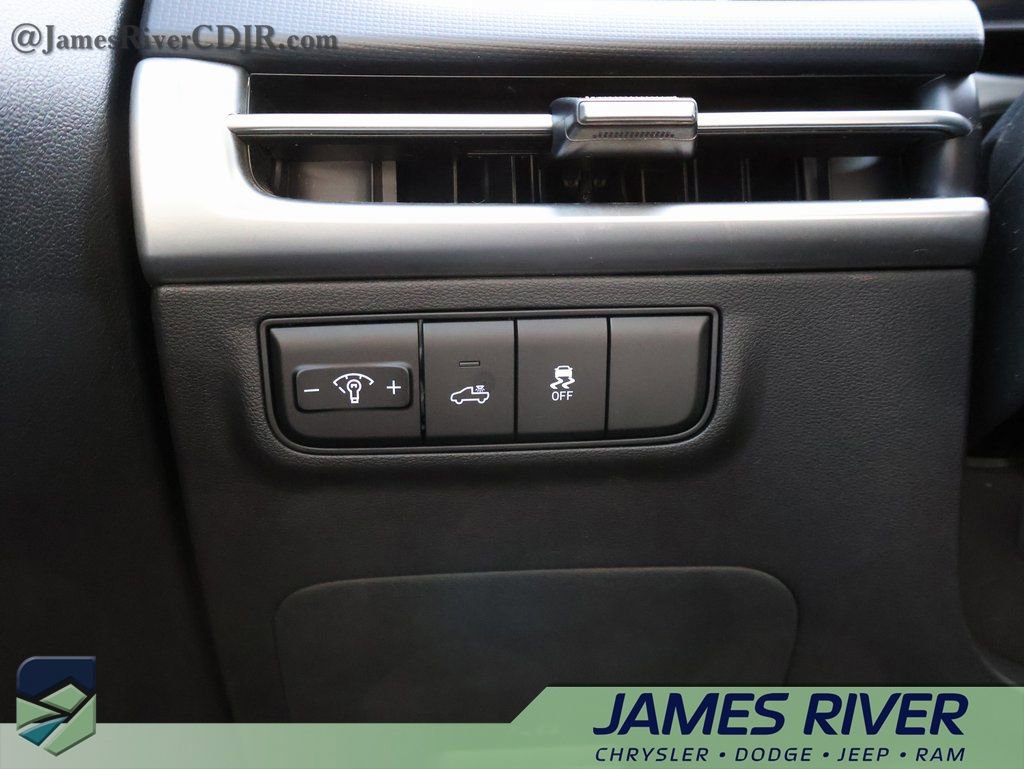 Used 2025 Hyundai Santa Cruz SEL image 30