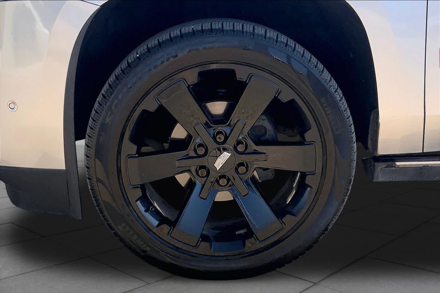 Used 2020 Cadillac Escalade Premium Luxury RWD image 11