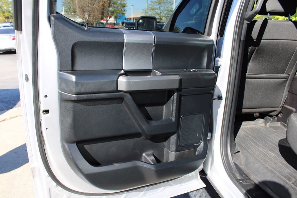 Used 2016 Ford F150 XLT w/ Equipment Group 302A Luxury image 26