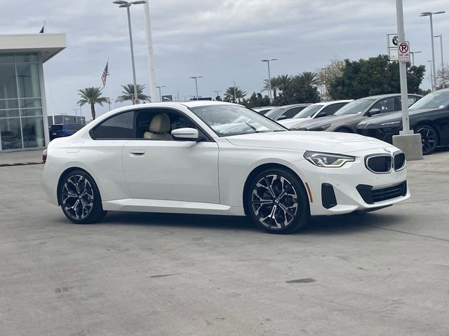 Used 2026 BMW 230i Coupe w/ Premium Package image 4