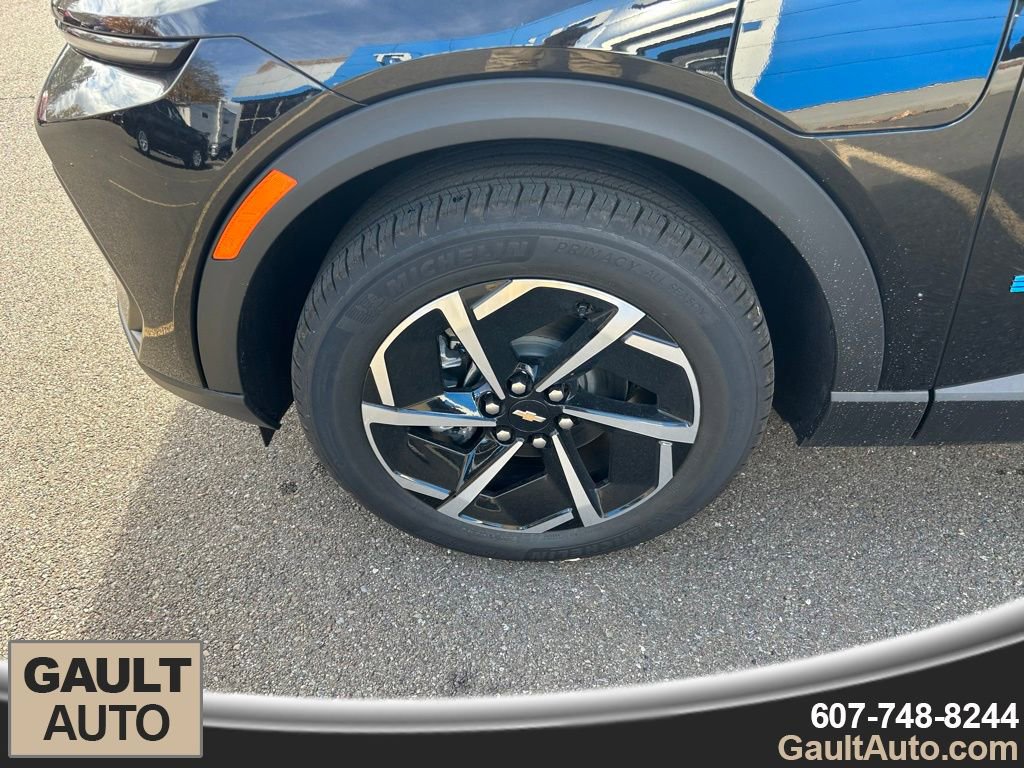 New 2026 Chevrolet Equinox EV LT image 9