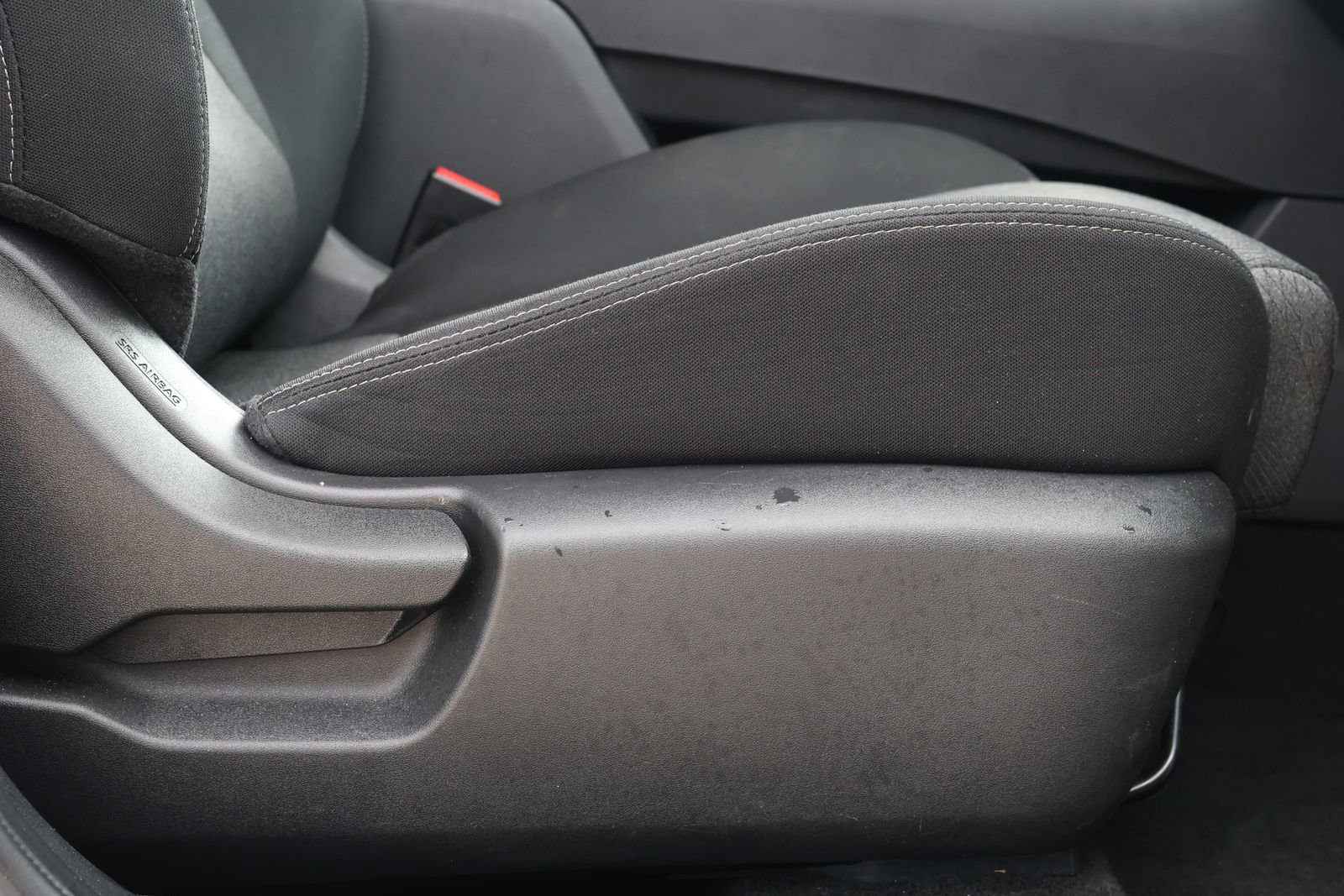 Used 2024 Nissan Rogue SV image 31