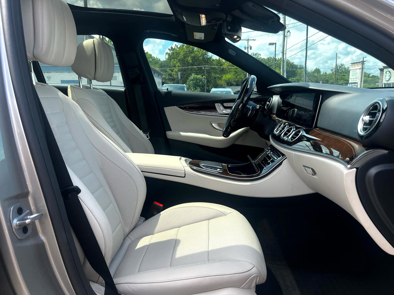 Used 2023 Mercedes-Benz E 450 4MATIC Sedan image 23