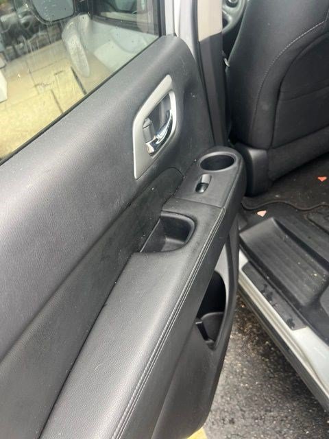 Used 2018 Nissan Pathfinder S AWD/4WD image 14