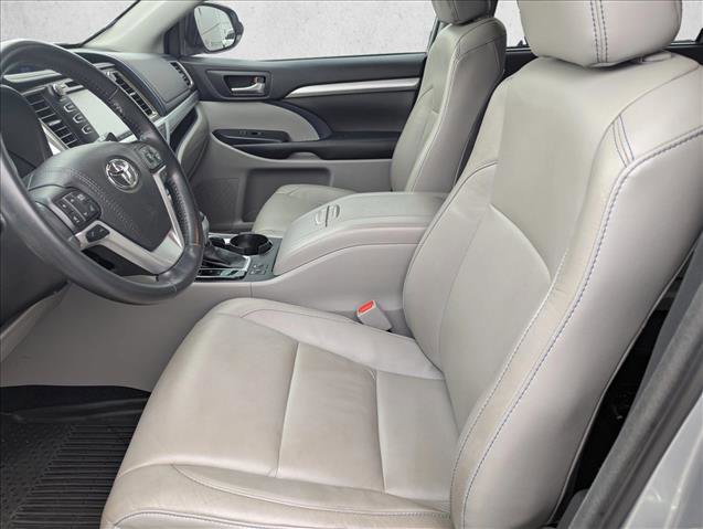 Used 2018 Toyota Highlander XLE FWD image 23
