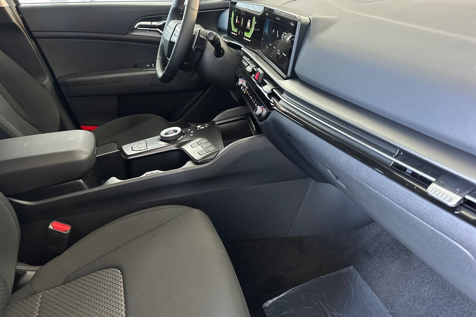 New 2026 Kia Sportage LX FWD image 16