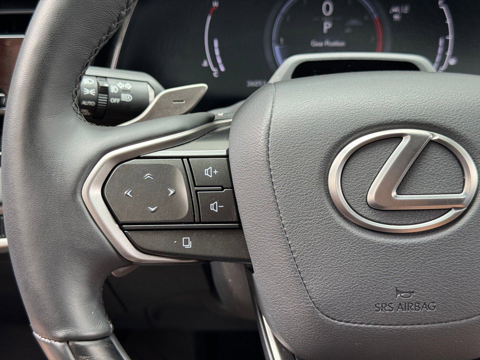 Used 2023 Lexus RX 350 w/ Luxury Package image 24