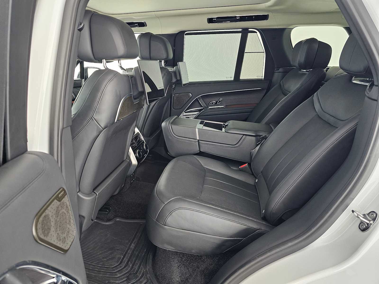 Used 2024 Land Rover Range Rover Autobiography AWD/4WD image 17
