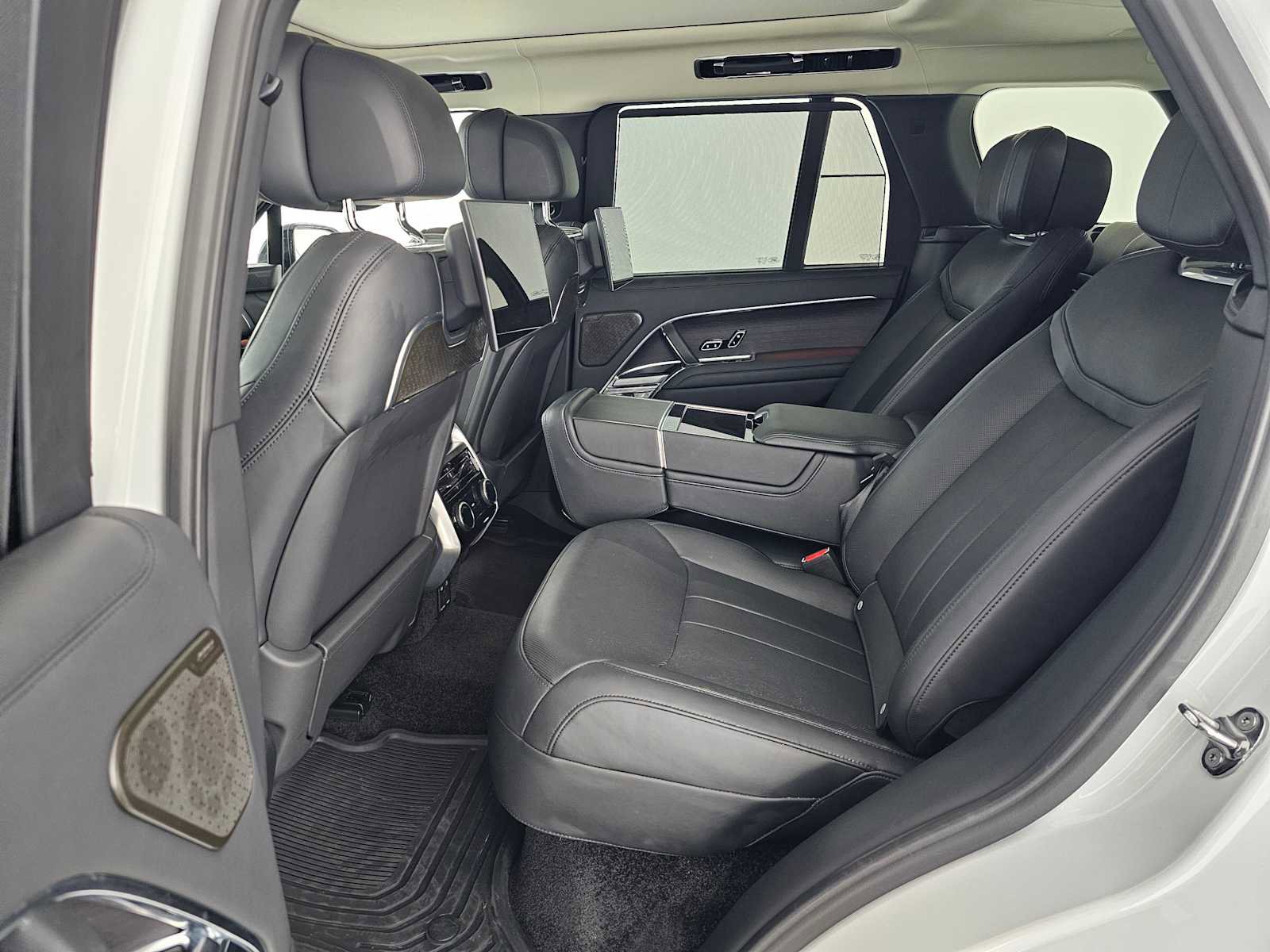 Used 2024 Land Rover Range Rover Autobiography AWD/4WD image 17