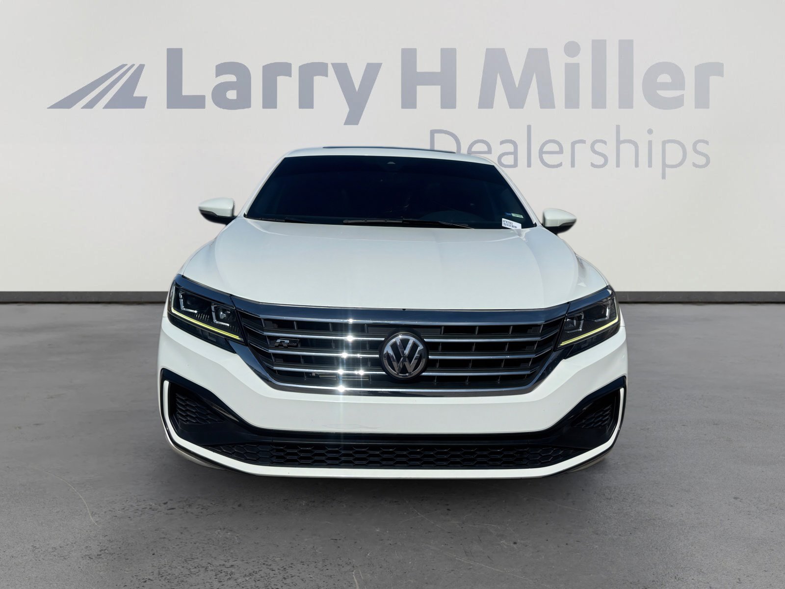 Used 2022 Volkswagen Passat 2.0T R-Line FWD image 8