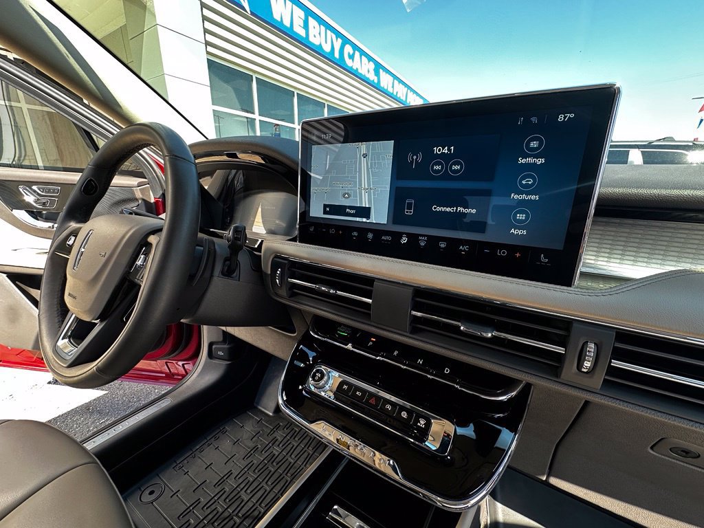 Used 2024 Lincoln Corsair FWD image 29