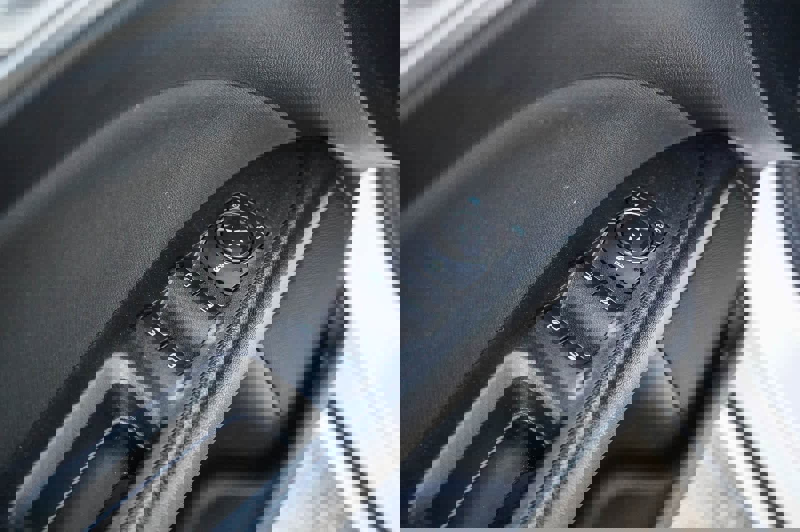 Used 2020 Ford Fusion SE image 19