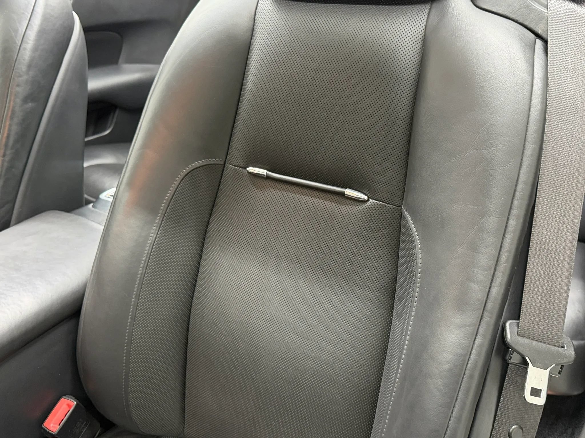 Used 2017 Rolls-Royce Dawn RWD image 76