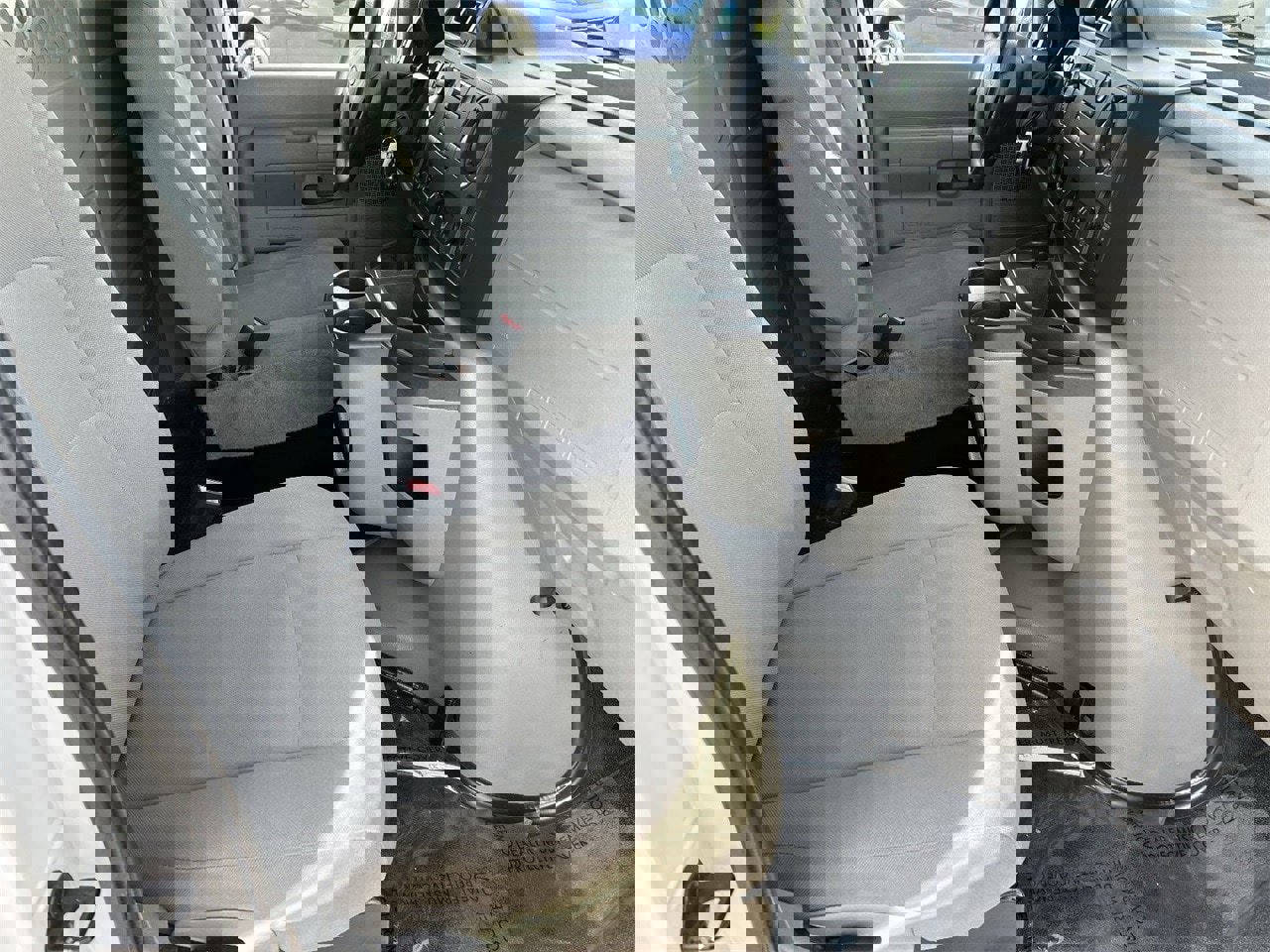 Used 2014 Ford E-250 and Econoline 250 image 9