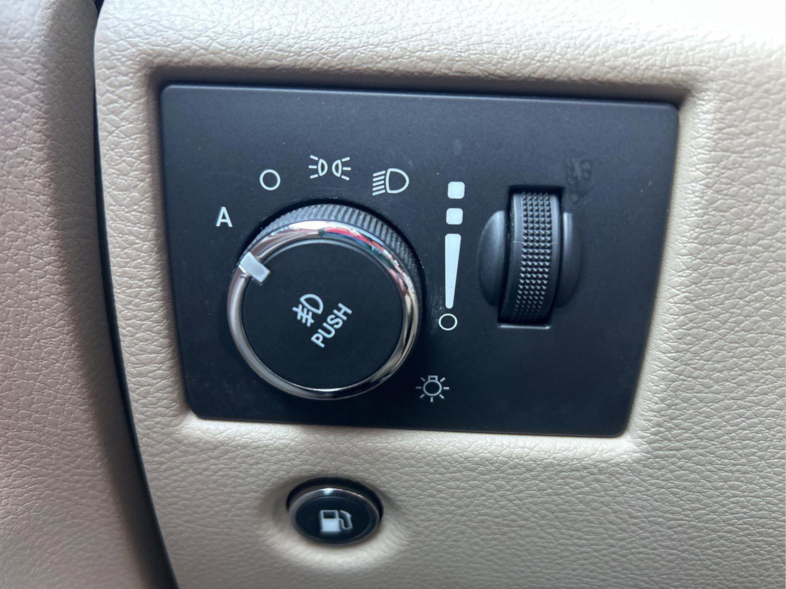 Certified 2017 Jeep Grand Cherokee Limited image 15