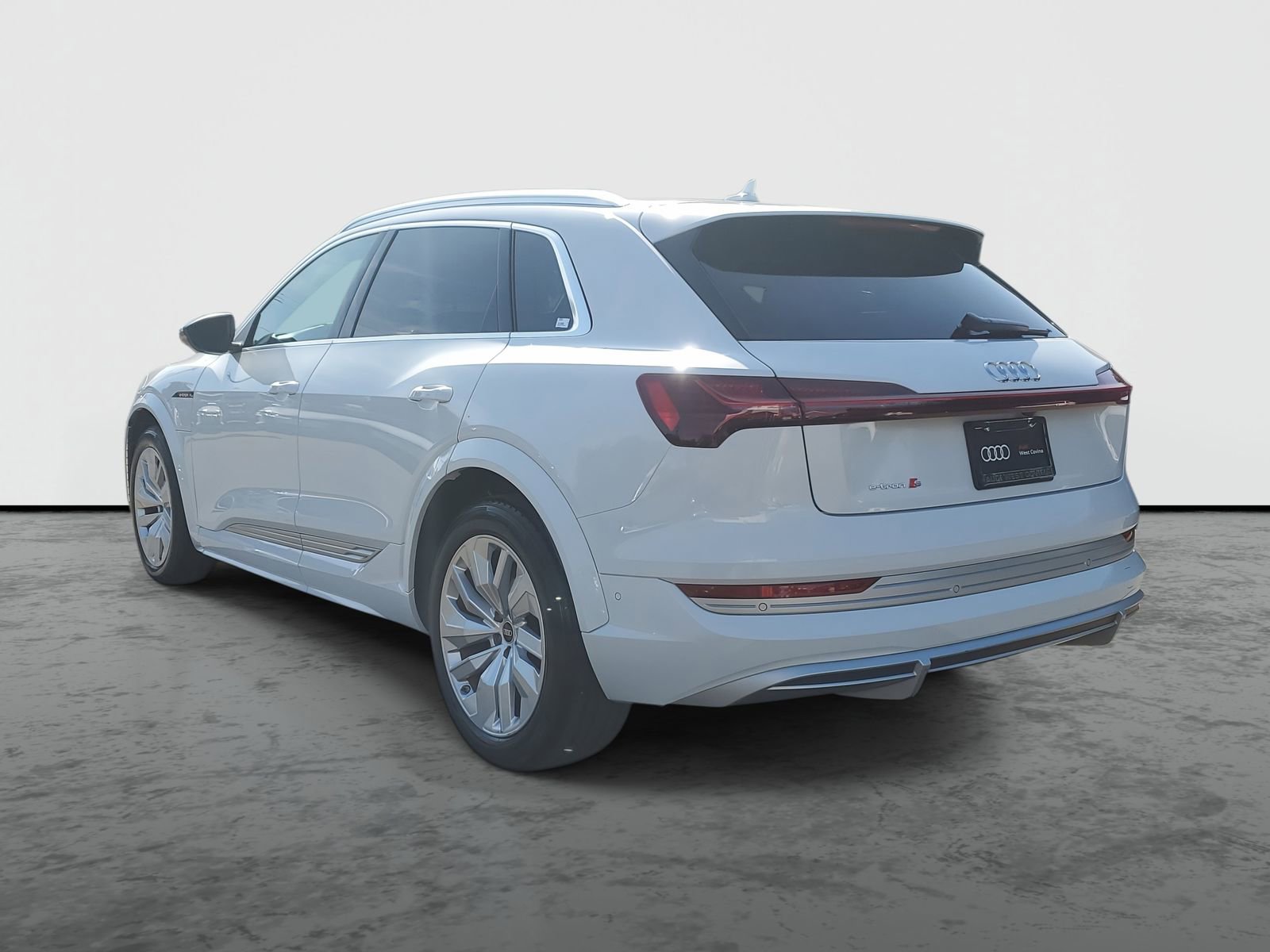 Used 2023 Audi e-tron S Premium Plus image 3