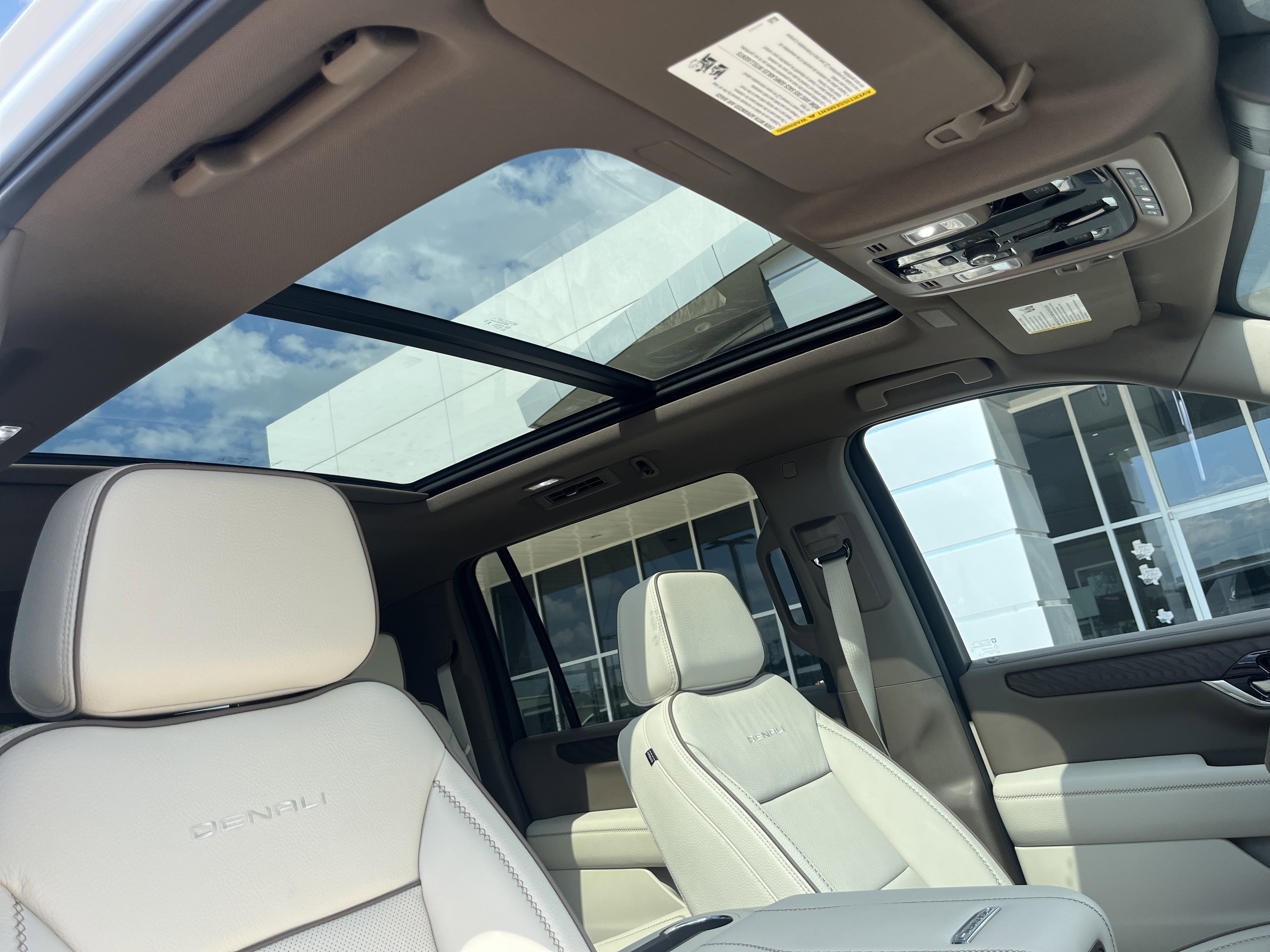 New 2026 GMC Yukon XL Denali w/ Sun & Power Step Package AWD/4WD image 20