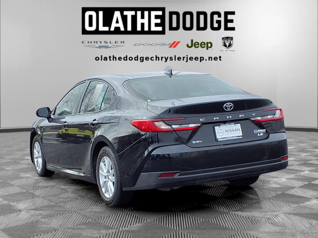 Used 2025 Toyota Camry LE image 3
