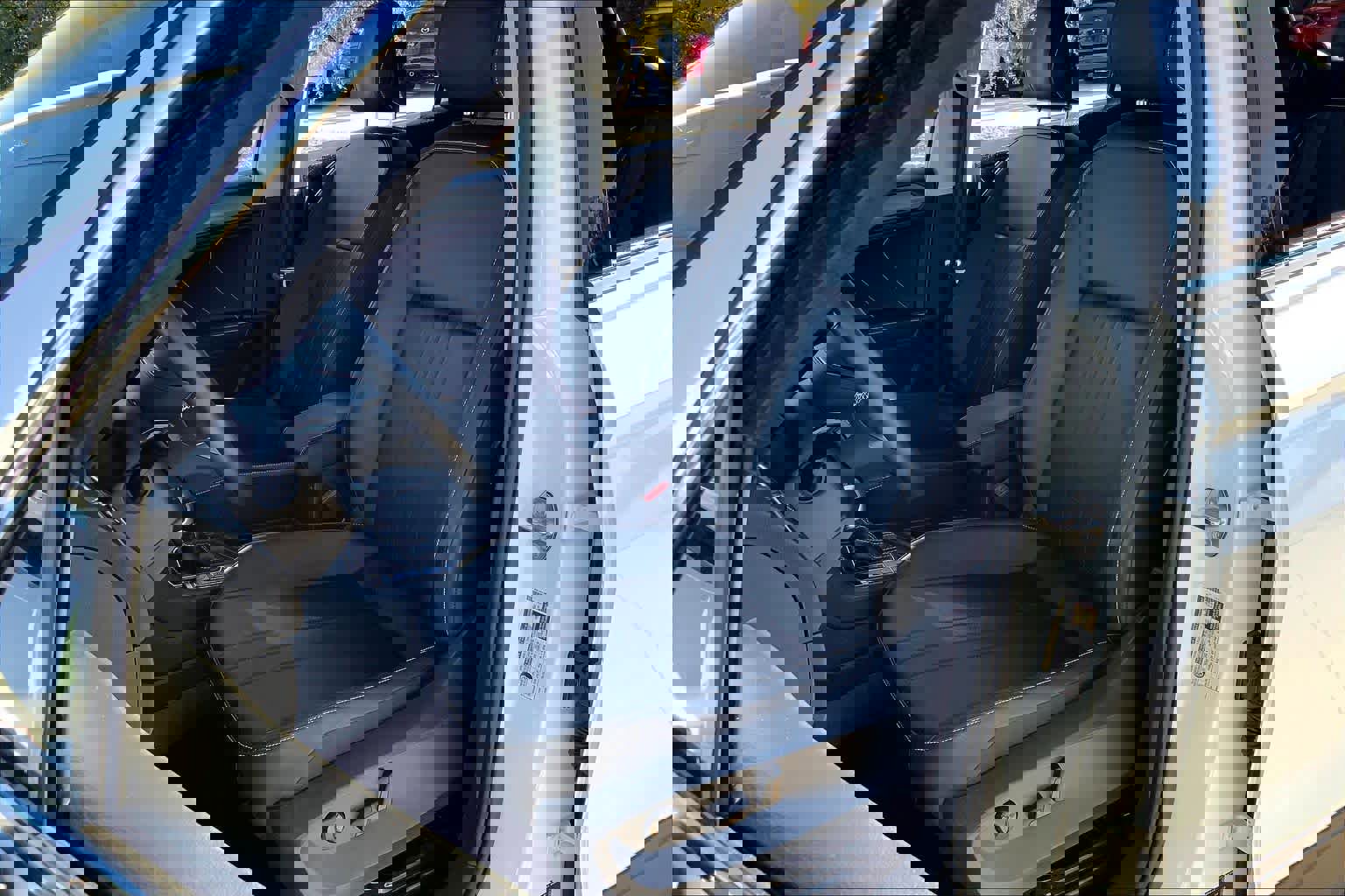 Used 2023 Volkswagen Tiguan SE image 7