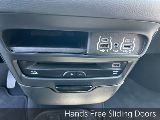 Used 2021 Chrysler Pacifica Touring-L w/ Uconnect Theater Family Group AWD/4WD image 22